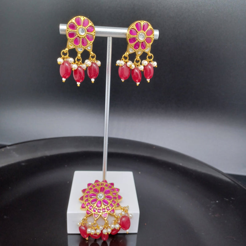 Beautiful Jadav Kundan Locket And Earrings