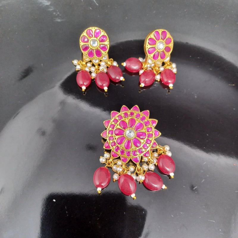 Beautiful Jadav Kundan Locket And Earrings